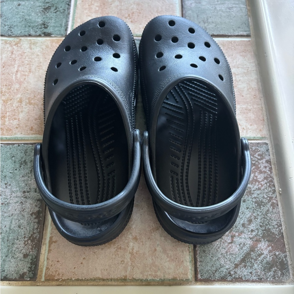 Crocs - Picture 2 of 4